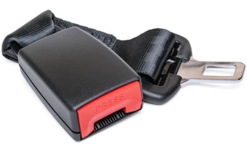 it is safe to use a car seatbelt extender in a car